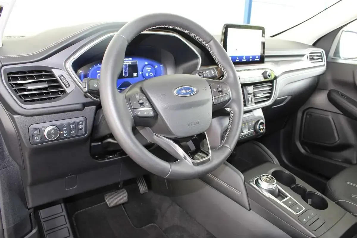 Gebraucht Ford Kuga Vignale 152 PS (111 kW) 2022 Chromablau metallic SUV