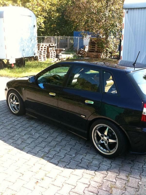 Gebraucht Audi A3 Ambiente 150 PS (110 kW) 1999 Blau metallic Limousine