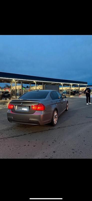 Gebraucht BMW 320 M Sport 184 PS (135 kW) 2011 Silber Limousine