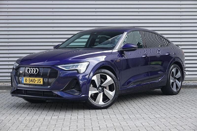 Blau Gebraucht 2020 Audi e-tron Sportback Sport SUV | 33.900 € (Etwas zu teuer) - Bild 1/4