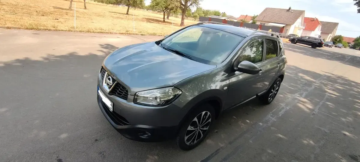 Gebraucht Nissan Qashqai 150 PS (110 kW) 2011 Grau SUV