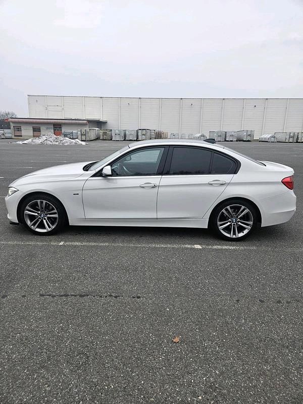 Gebraucht BMW 328 245 PS (180 kW) 2014 Weiß Limousine
