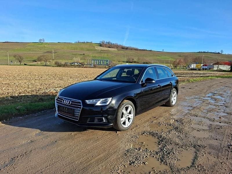 Brillantschwarz Gebraucht 2017 Audi A4 Sport Kombi | 14.400 € (Guter Preis) - Bild 1/4