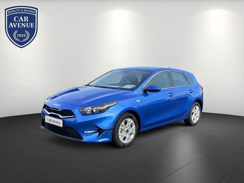 Blau Neu 2025 Kia Ceed Comfort Limousine | 23.570 € (Etwas zu teuer) - Bild 1/4