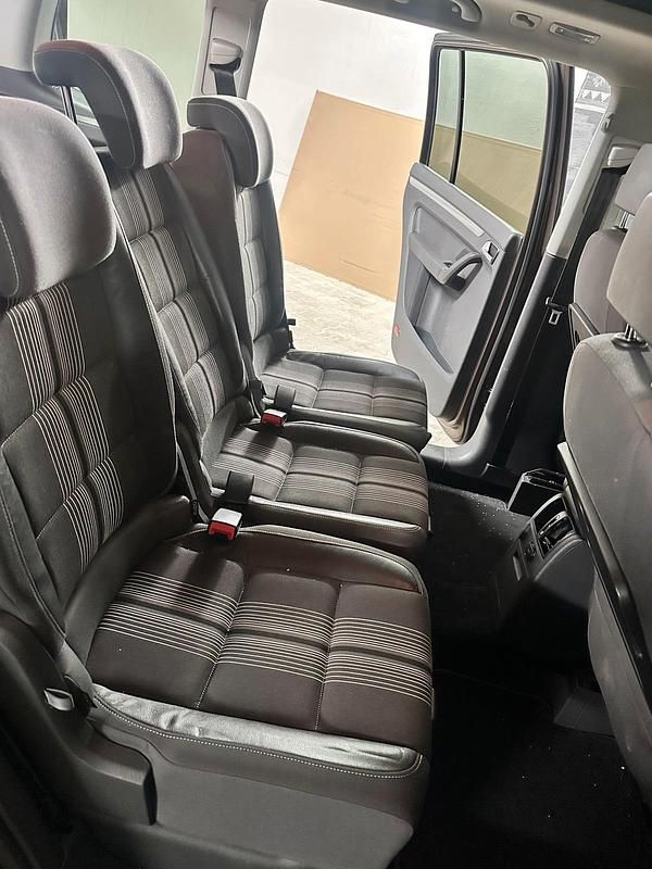 Gebraucht VW Touran 105 PS (77 kW) 2012 Braun Van / Kleinbus