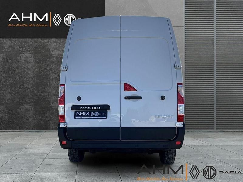 Second-hand Renault Master 135 CP (99 kW) 2023 Alb Monovolum