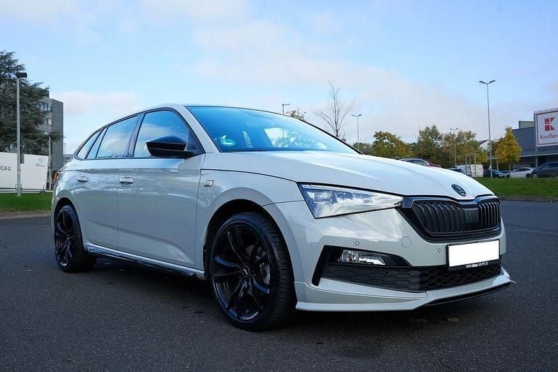Grau Gebraucht 2021 Skoda Scala SportLine Kleinwagen | 19.950 € (Fairer Preis) - Bild 1/4