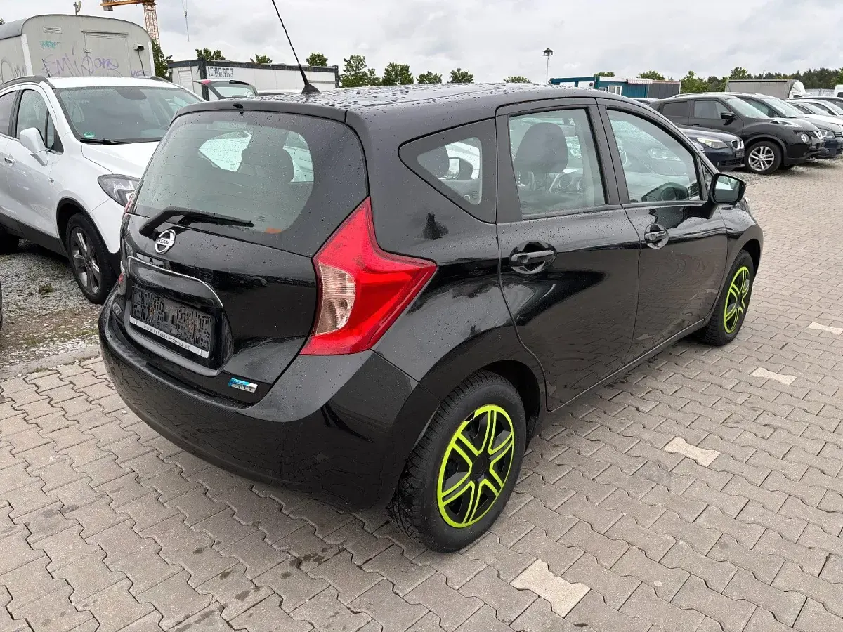 Gebraucht Nissan Note 360º 90 PS (66 kW) 2013 Schwarz Kleinwagen