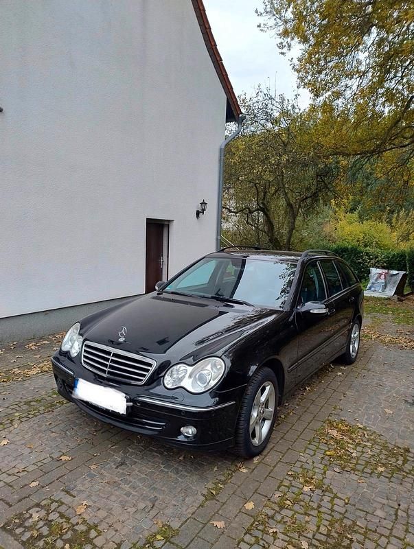 Schwarz Gebraucht 2006 Mercedes C200 Kombi | 4.200 € (Teuer) - Bild 1/4