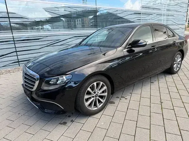 Gebraucht Mercedes E200 150 PS (110 kW) 2019 Schwarz Limousine