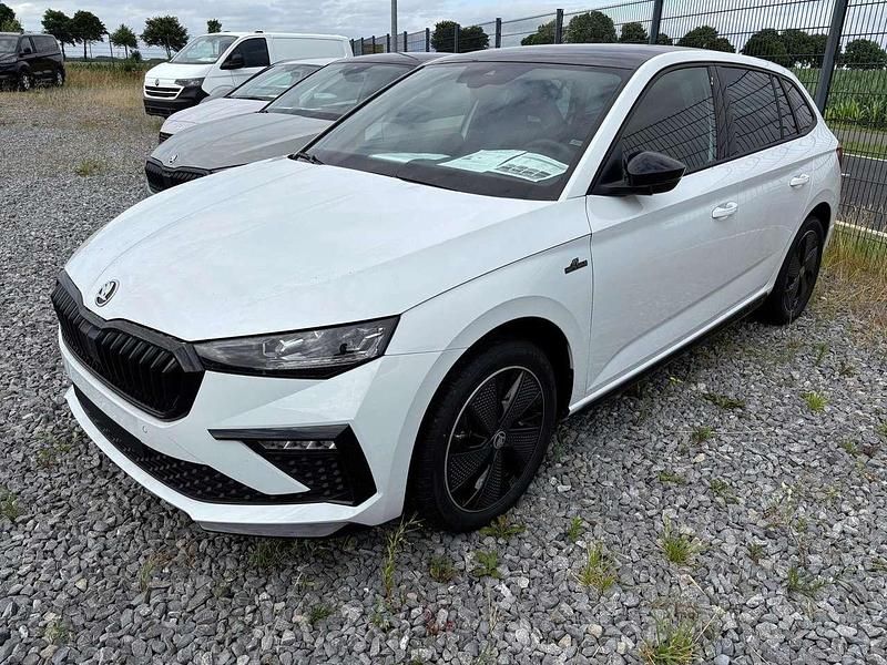 Weiß Gebraucht 2025 Skoda Scala Monte Carlo Kleinwagen | 24.985 € (Fairer Preis) - Bild 1/4