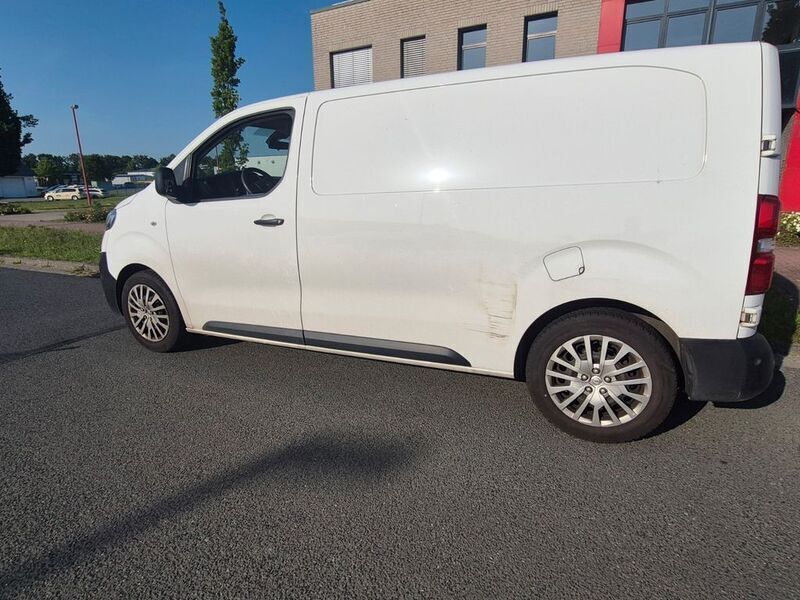 Weiß Gebraucht 2021 Opel Vivaro Edition Van | 10.999 € (Guter Preis) - Bild 1/4
