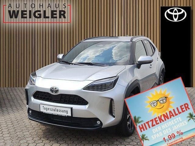 Silver metallic Neu 2025 Toyota Yaris Cross SUV | 27.990 € (Guter Preis) - Bild 1/4