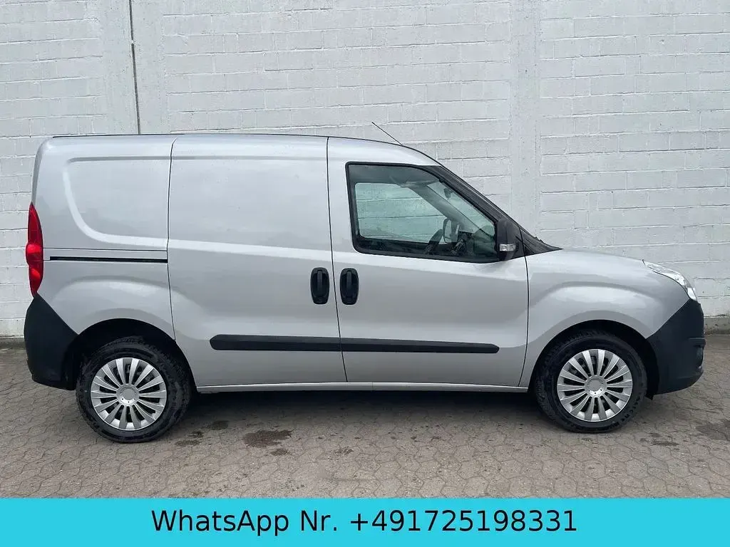 Gebraucht Opel Combo 95 PS (69 kW) 2017 Silber Van / Kleinbus