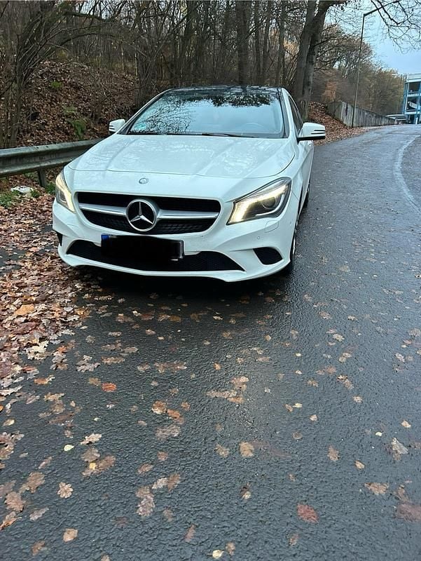 Gebraucht Mercedes CLA180 122 PS (89 kW) 2015 Weiß Limousine