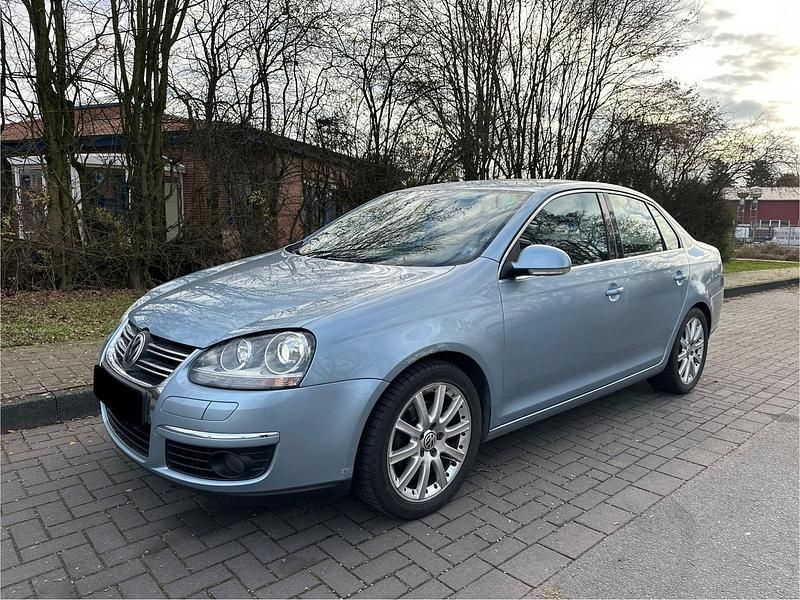 Gebraucht VW Jetta 150 PS (110 kW) 2005 Blau Limousine
