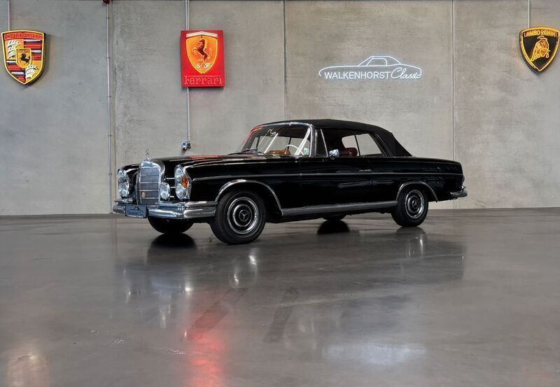 Schwarz Gebraucht 1964 Mercedes 300 SE Cabrio | 179.890 € - Bild 1/4