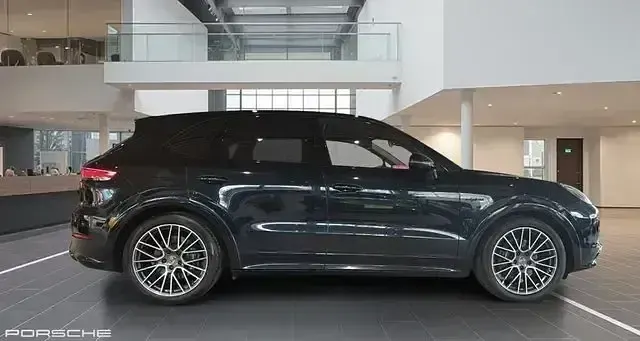 Gebraucht Porsche Cayenne Platinum Edition 470 PS (345 kW) 2022 Moonlightblue SUV
