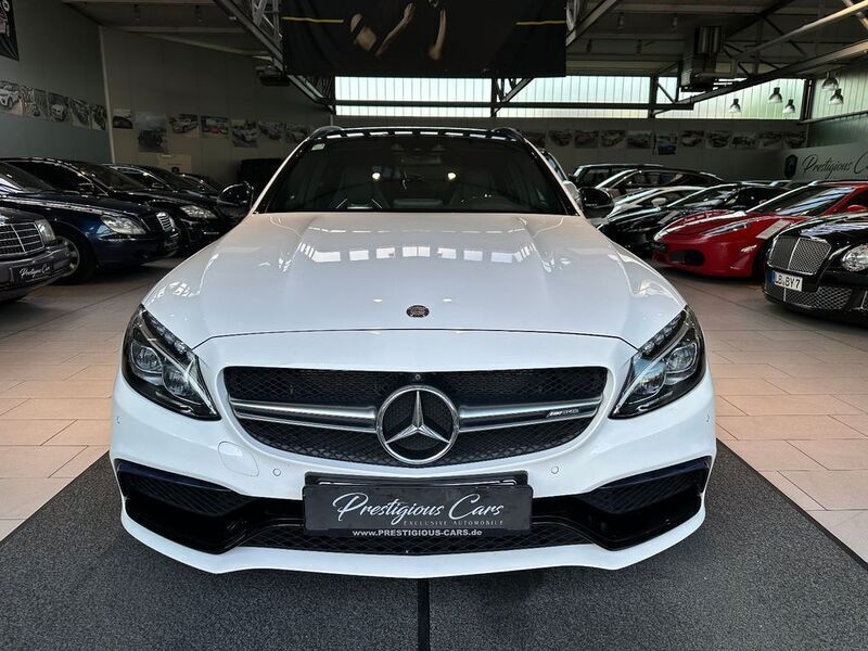 Weiß Gebraucht 2016 Mercedes C63S AMG AMG Limousine | 44.749 € (Fairer Preis) - Bild 1/4