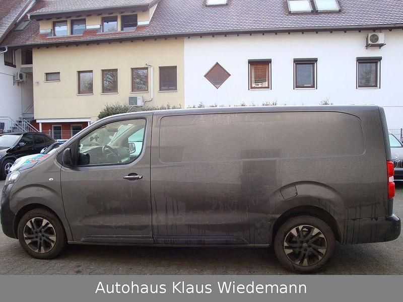 Gebraucht Opel Vivaro Elegance 177 PS (130 kW) 2022 Grau Van / Kleinbus