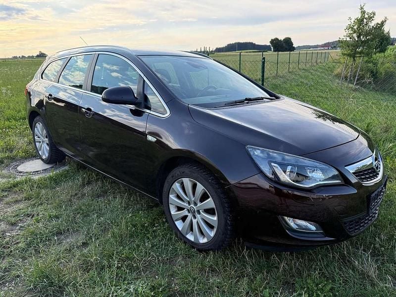 Braun Gebraucht 2012 Opel Astra Eco Kombi | 2.498 € (Superpreis) - Bild 1/4