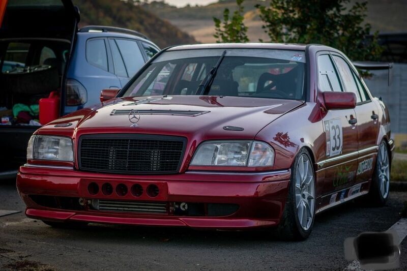 Rot Gebraucht 1996 Mercedes C230 AMG Limousine | 12.999 € - Bild 1/4
