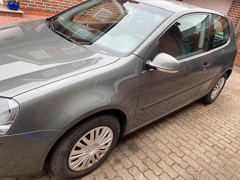 Gebraucht VW Golf V 75 PS (55 kW) 2004 Grau Kleinwagen