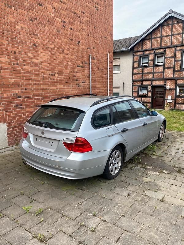 Second-hand BMW 320 150 CP (110 kW) 2006 Argintiu Break
