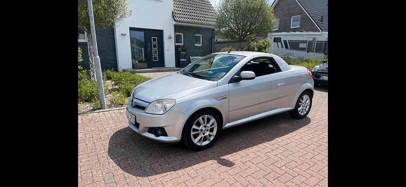 Silber Gebraucht 2006 Opel Tigra Cabrio | 4.500 € (Teuer) - Bild 1/4
