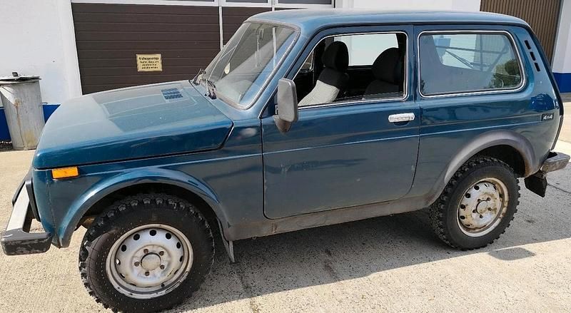 Grün Gebraucht 2005 Lada niva SUV | 4.200 € - Bild 1/4
