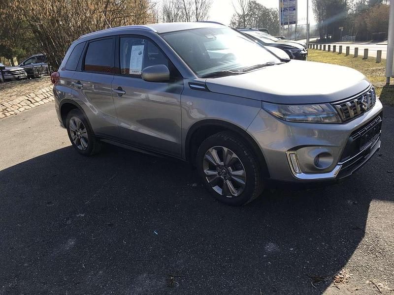 Gebraucht Suzuki Vitara Comfort 129 PS (94 kW) 2021 Grau SUV