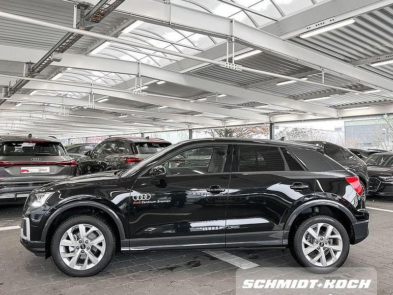Gebraucht Audi Q2 Advanced Plus 150 PS (110 kW) 2025 Schwarz SUV