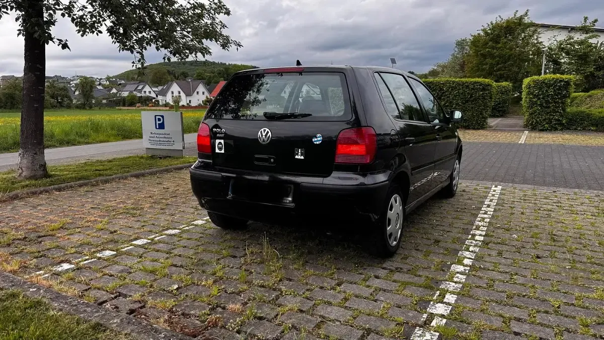 Gebraucht VW Polo 75 PS (55 kW) 2001 Schwarz Kleinwagen