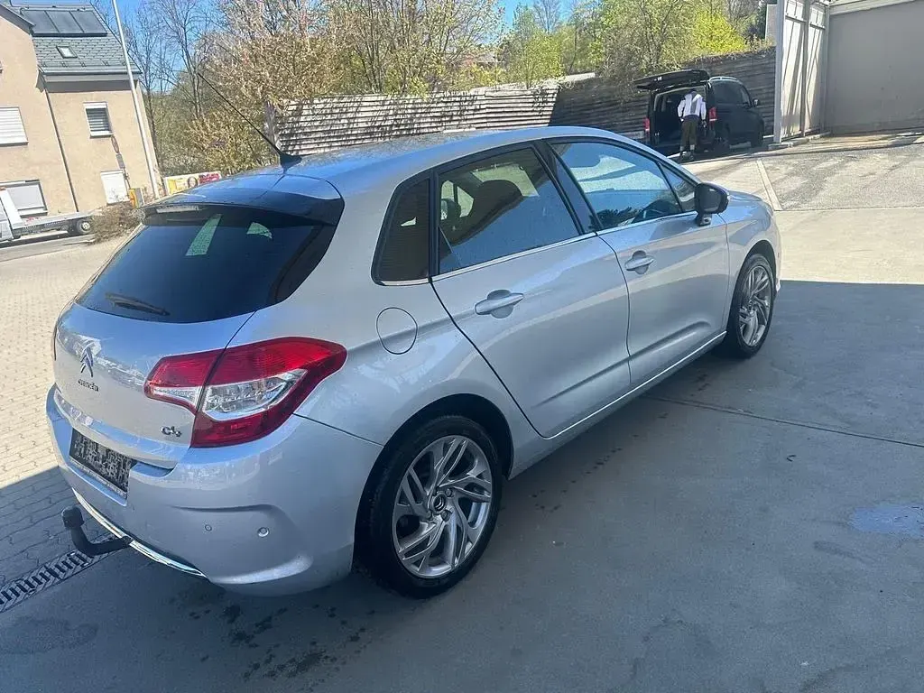 Gebraucht Citroën C4 SELECTION 120 PS (88 kW) 2014 Grau Limousine