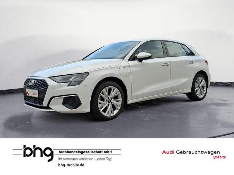 Gebraucht Audi A3 e-tron Advanced 109 PS (80 kW) 2021 Weiss Kleinwagen