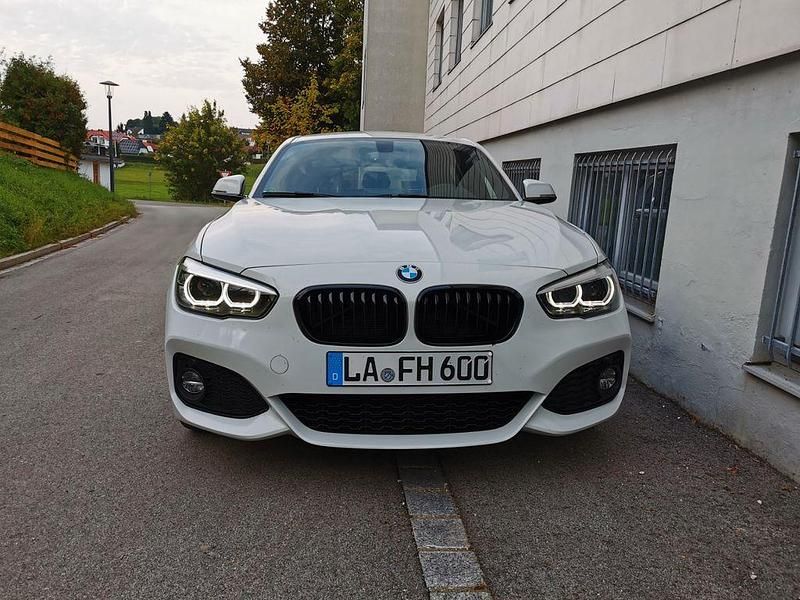 Weiß Gebraucht 2019 BMW 120 M Sport Kleinwagen | 18.500 € (Guter Preis) - Bild 1/4