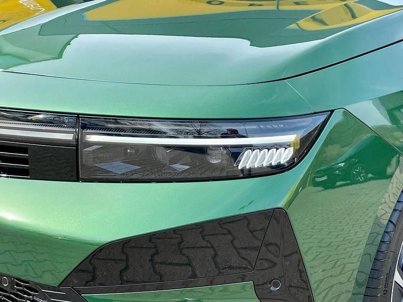 Neu Opel Astra Ultimate 145 PS (106 kW) 2026 Grün Kombi