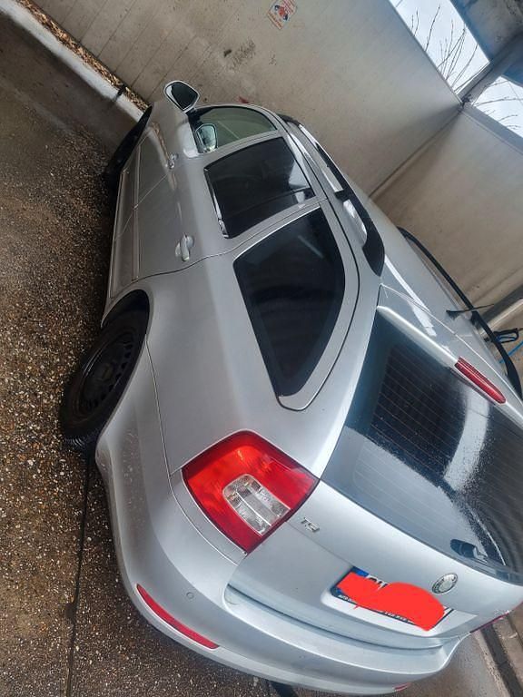 Gebraucht Skoda Octavia Ambiente 122 PS (89 kW) 2010 Silber Kombi