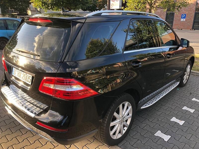 Gebraucht Mercedes ML250 204 PS (150 kW) 2013 Schwarz SUV
