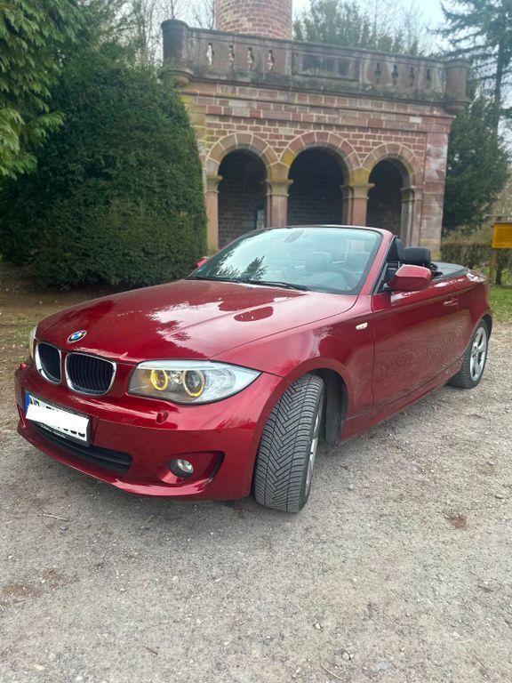Rot Gebraucht 2011 BMW 118 Cabriolet Sport Line Cabrio | 6.550 € (Guter Preis) - Bild 1/4