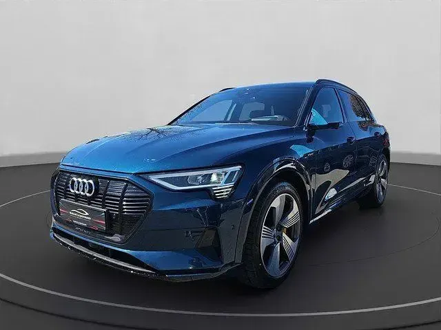 Używany Audi e-tron Ambiente 300 kW (408 KM) 2019 Niebieski SUV
