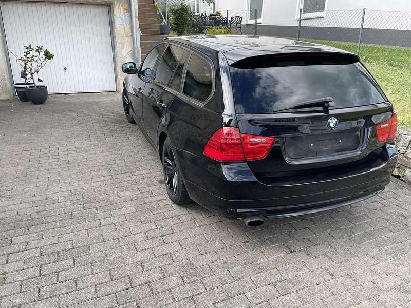Second-hand BMW 320 170 CP (125 kW) 2012 Negru Break
