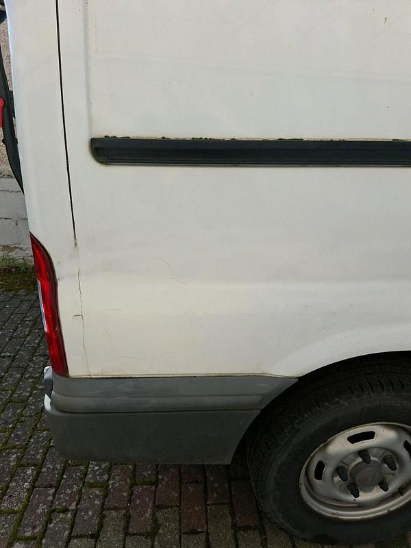 Second-hand Ford Transit 101 CP (74 kW) 2006 Alb Monovolum