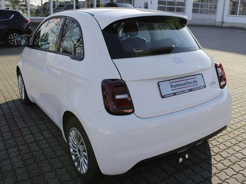 Gebraucht Fiat 500e 69 kW (95 PS) 2023 Arktis weiß Kleinwagen