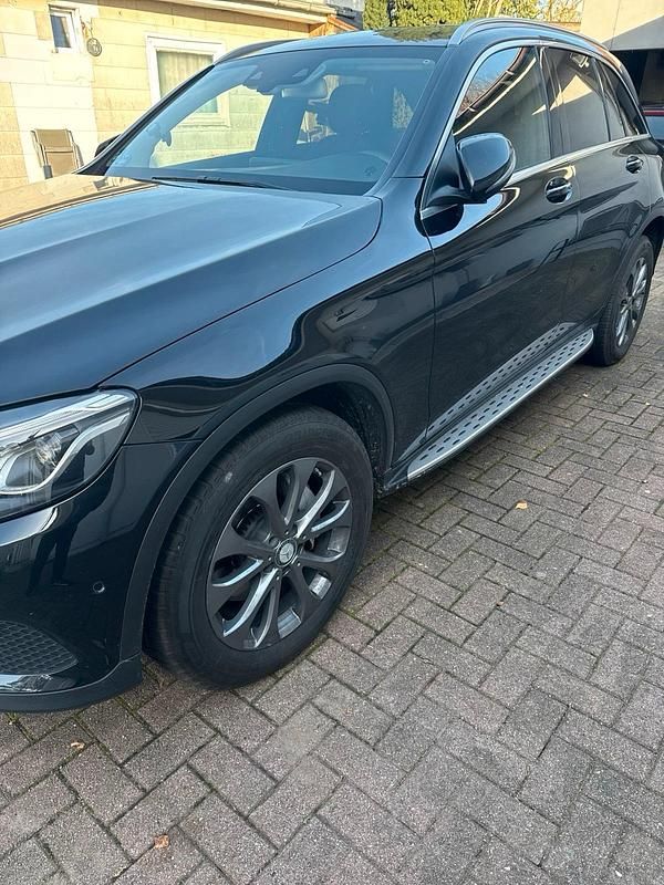 Gebraucht Mercedes GLC350 258 PS (189 kW) 2017 Schwarz SUV