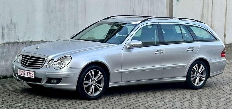 Silber Gebraucht 2008 Mercedes E220 Kombi | 5.825 € (Teuer) - Bild 1/4