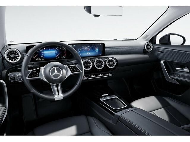 Gebraucht Mercedes A180 Advanced Plus 116 PS (85 kW) 2024 Schwarz / kosmosschwarz Limousine