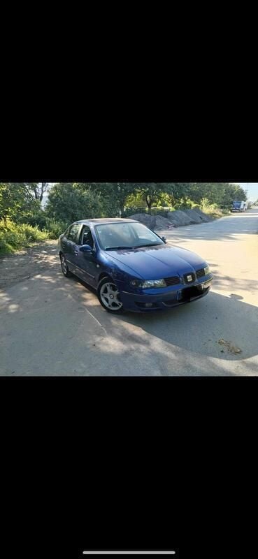 Blau Gebraucht 2004 Seat Toledo Limousine | 1.000 € (Guter Preis) - Bild 1/4