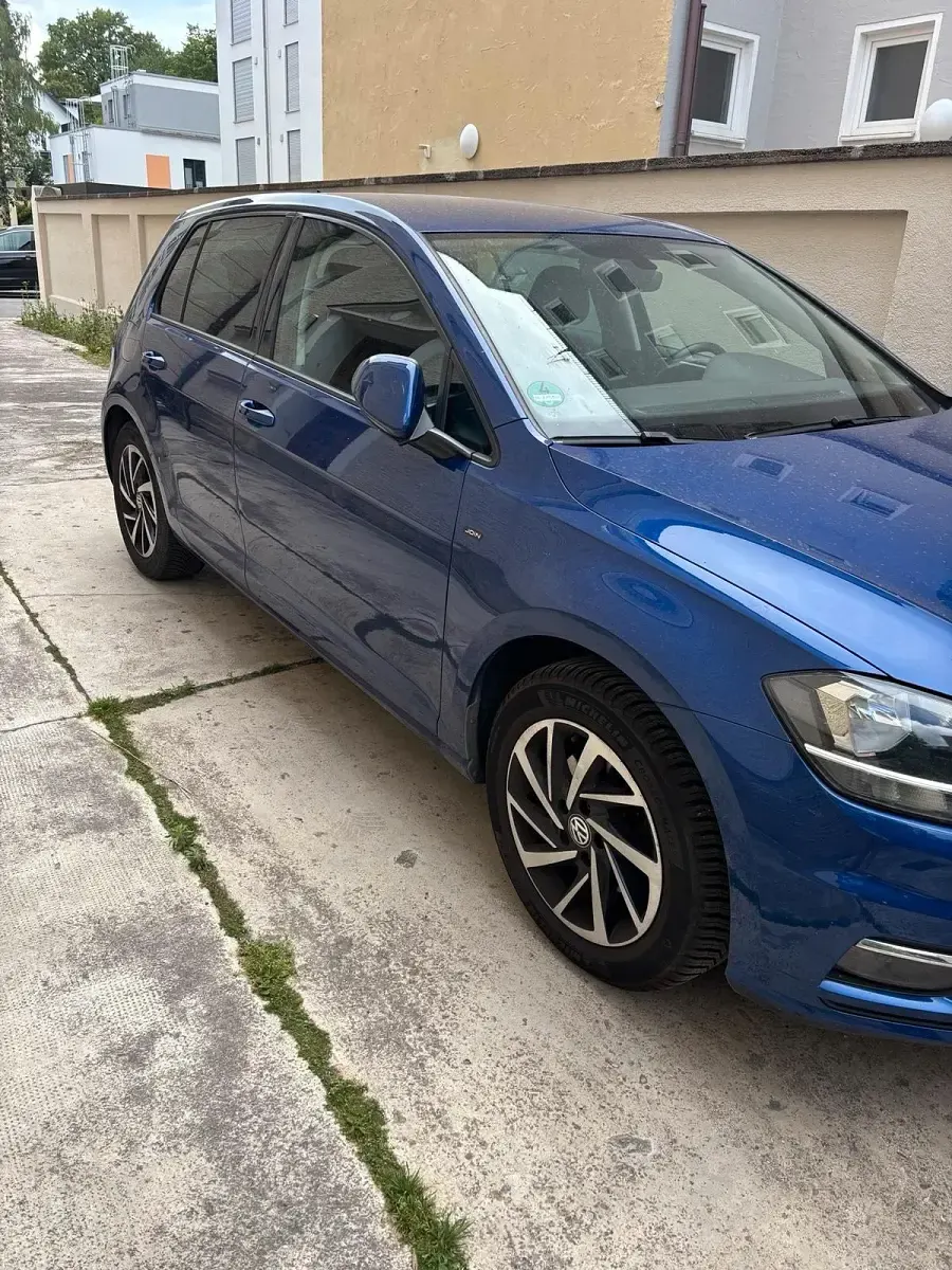 Gebraucht VW Golf VII 125 PS (91 kW) 2018 Blau Kleinwagen