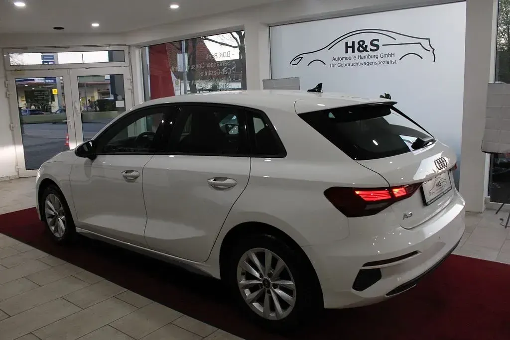 Gebraucht Audi A3 Sport 150 PS (110 kW) 2023 Weiß Limousine
